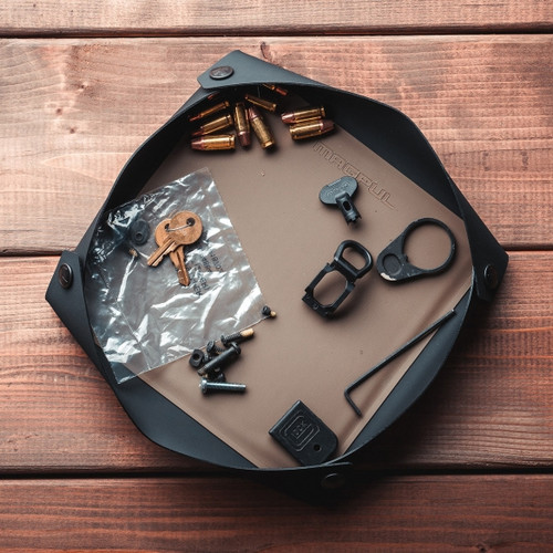 Magpul DAKA® Magnetic Large Field Tray - FDE Magpul DAKA® Magnetic Large Field Tray - FDE