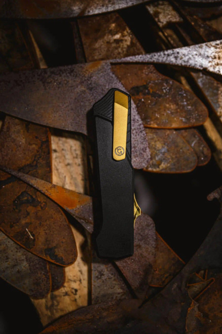 Southern Grind Auto Arachnid OTF Bronze - 3.20 S35VN Bronze Blade, Black 7075-T6 Aluminum Handles Southern Grind Auto Arachnid OTF Bronze - 3.20 S35VN Bronze Blade, Black 7075-T6 Aluminum Handles