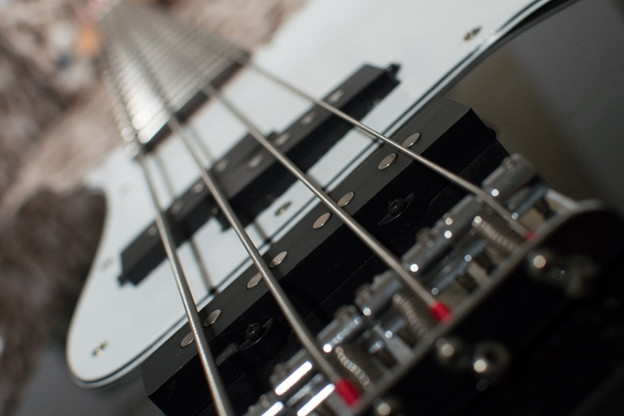 Step-by-Step Guide on How to String a Bass Guitar - Strings and Beyond