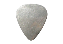 https://cdn11.bigcommerce.com/s-luvfwivmyi/products/20299/images/24815/dunlop-stainless-steel-guitar-picks-11__99011.1657728619.220.290.png?c=1