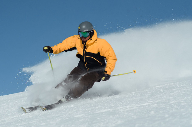 What To Wear Skiing: Ultimate Guide From Alpine Swiss