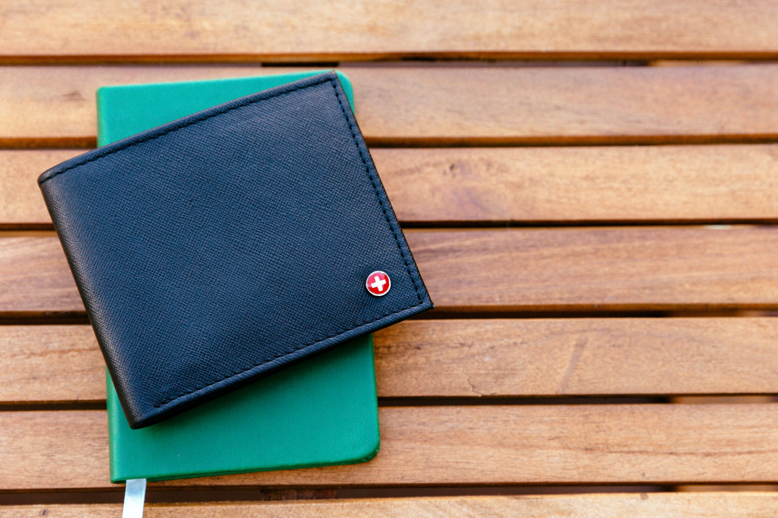 15 Different Types of Wallets for Men and Women