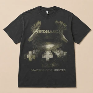 Metallica Unisex T-Shirt: Master of Puppets Distressed (Black)