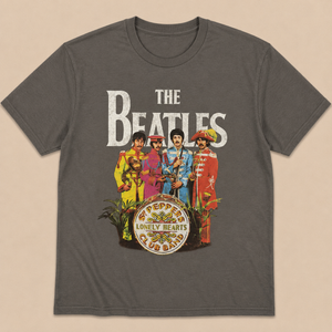 The Beatles Unisex T-Shirt: Sgt Pepper & Drum (Charcoal Grey)