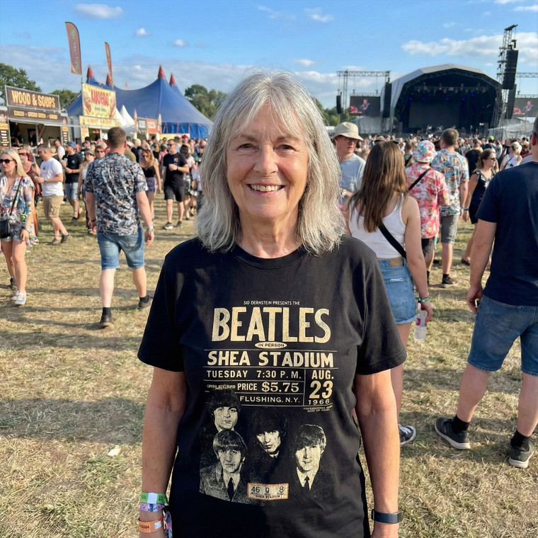 The Beatles Unisex Carbon T-Shirt: Shea '66 (Black)