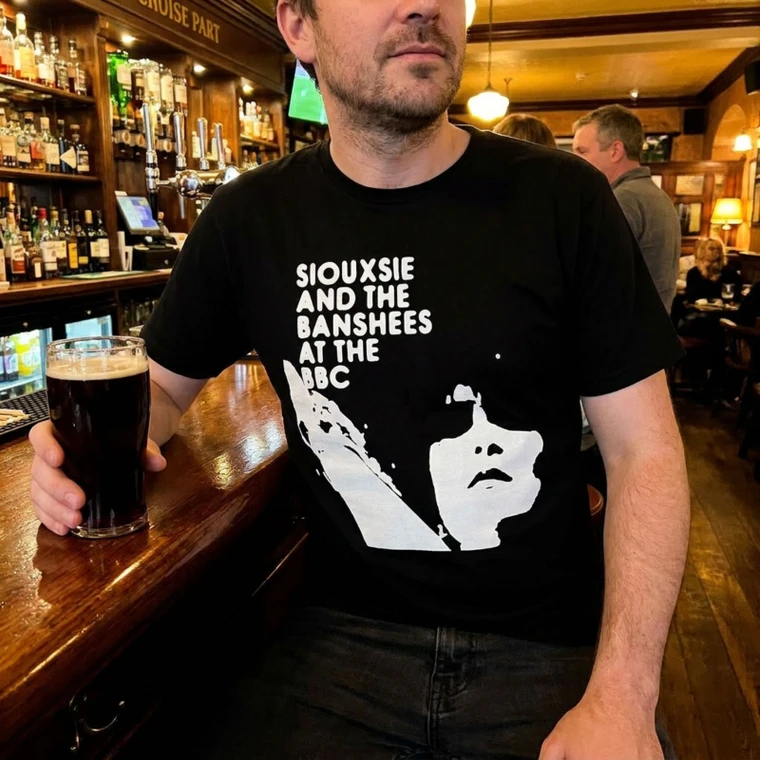Siouxsie & The Banshees Unisex Carbon T-Shirt: At The BBC (Black)