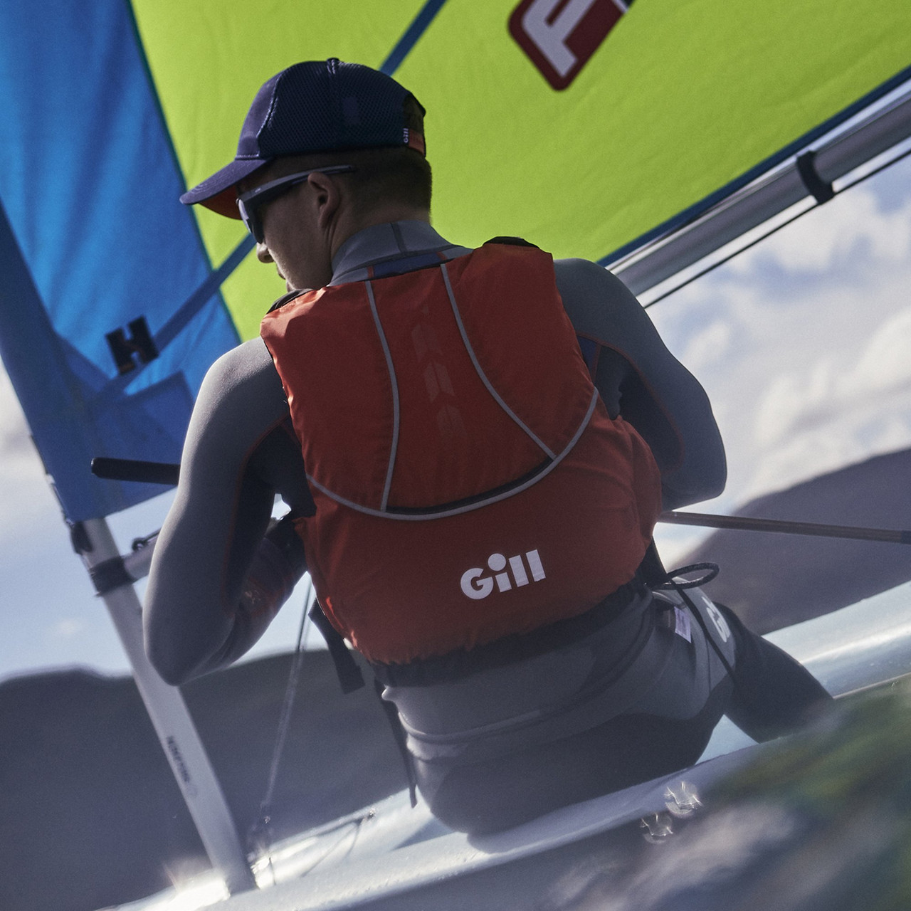 Pursuit Buoyancy Aid- 4916-ORA01-LIFESTYLE-4.jpg