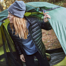 Voyager Beanie - HT51-IRN01_LIFESTYLE_3.jpg