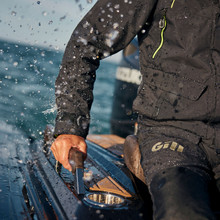 OS26J-BLK01-LIFESTYLE-4