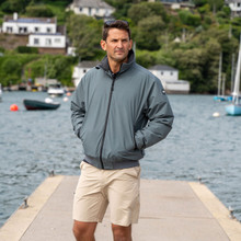 CR01J-ASH01-LIFESTYLE-1