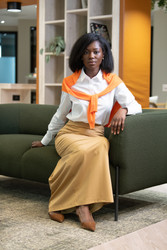 Fall into Fashion: Embrace the Autumnal Elegance.