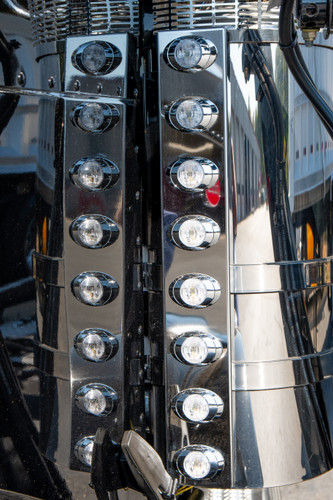 Peterbilt 13 in. Front Breather Panel