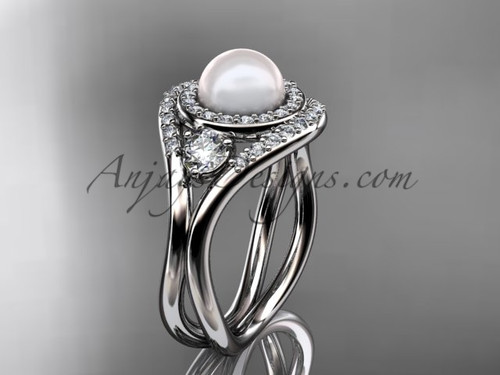 Freshwater Pearl and Diamond Ring in White Gold | KLENOTA