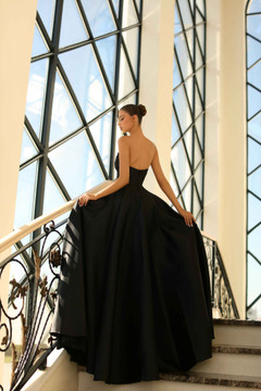 ALEXSANDRA GOWN BLACK