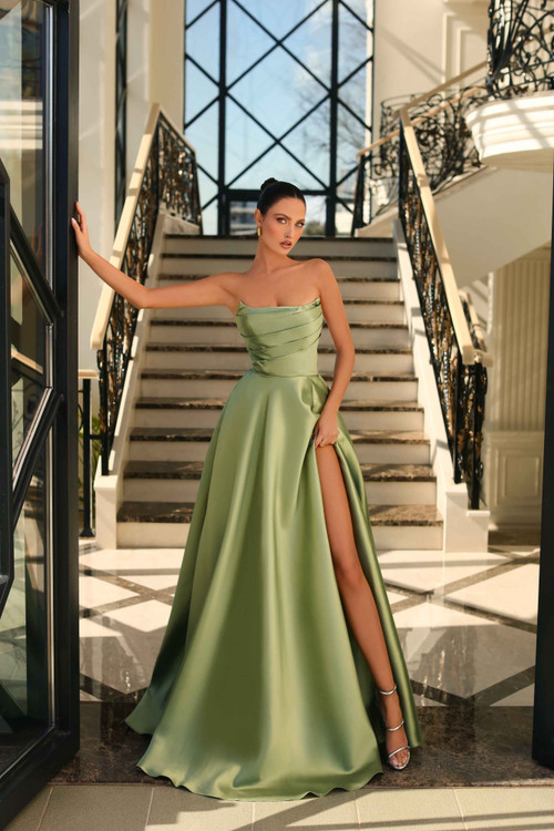 Find the Top 8 Formal Dresses in Sydney, & Melbourne, Australia by Jadore -  Fashionably Yours Bridal & Formal Wear