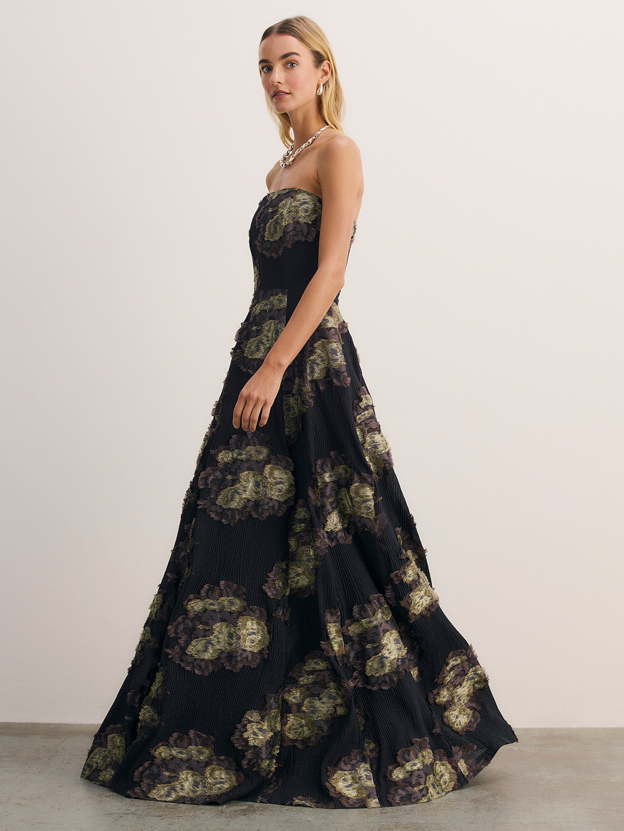 Shop outlet dresses