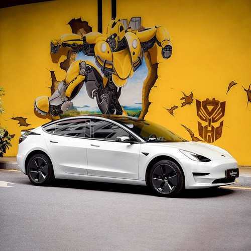 Super White Vinyl Wrap On Car