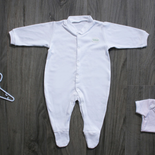 White 100% Organic Cotton Unbranded Baby Sleepsuit (6-12 Months)