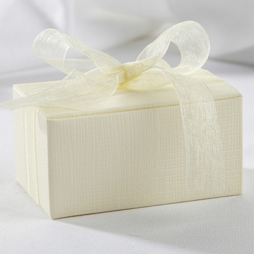 Ivory Truffle Favour Box Ivory Truffle Favour Box