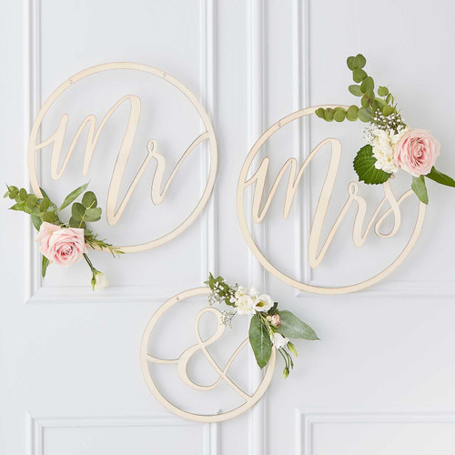 Mr and Mrs Wooden Hoops Decoration Mr and Mrs Wooden Hoops Decoration