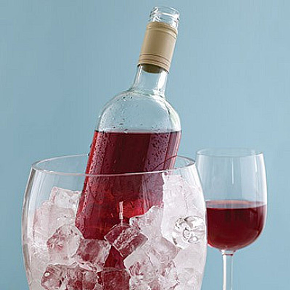 5 Red Wines to Served Chilled 5 Red Wines to Served Chilled