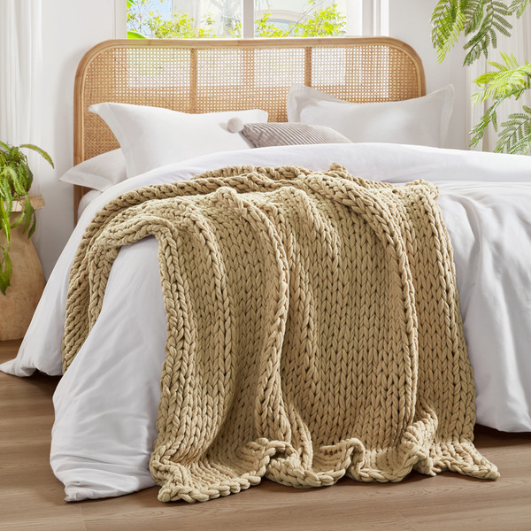 Olliix Chunky Double Knit Handmade Throw Mp50 8116