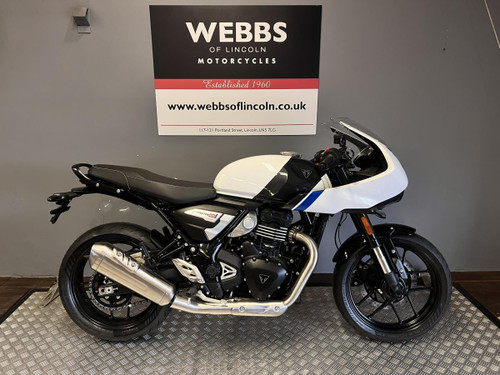 TRIUMPH THRUXTON 400 for sale at Webbs