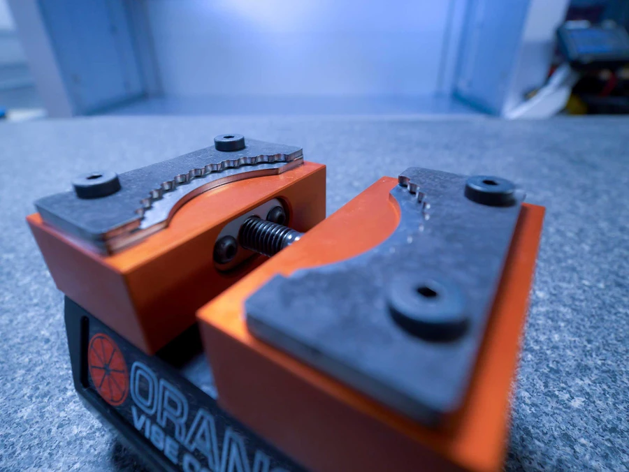 Helios G2 Fixed-Jaw Vise