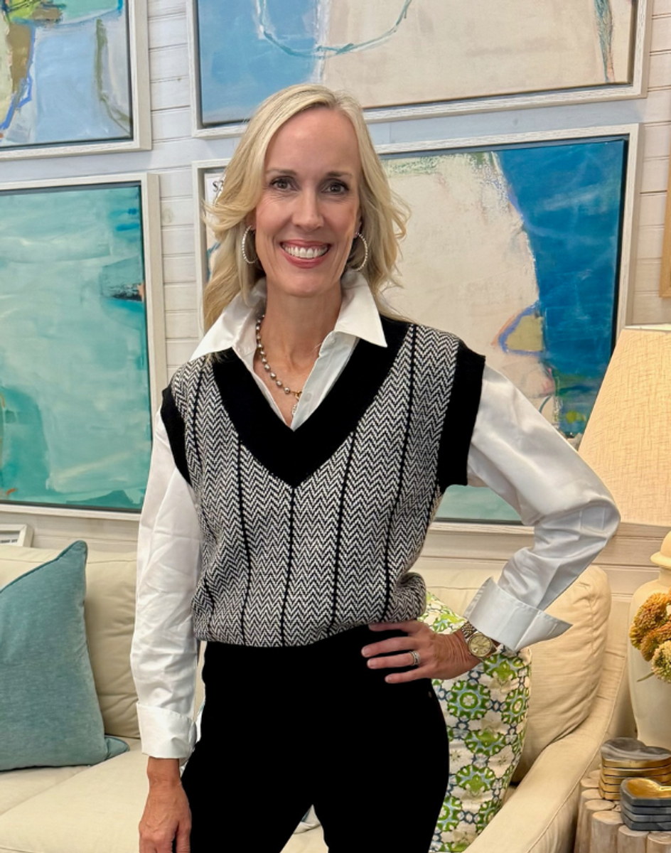 Black Knitted Sleveless V-Neck Sweater Black Knitted Sleveless V-Neck Sweater