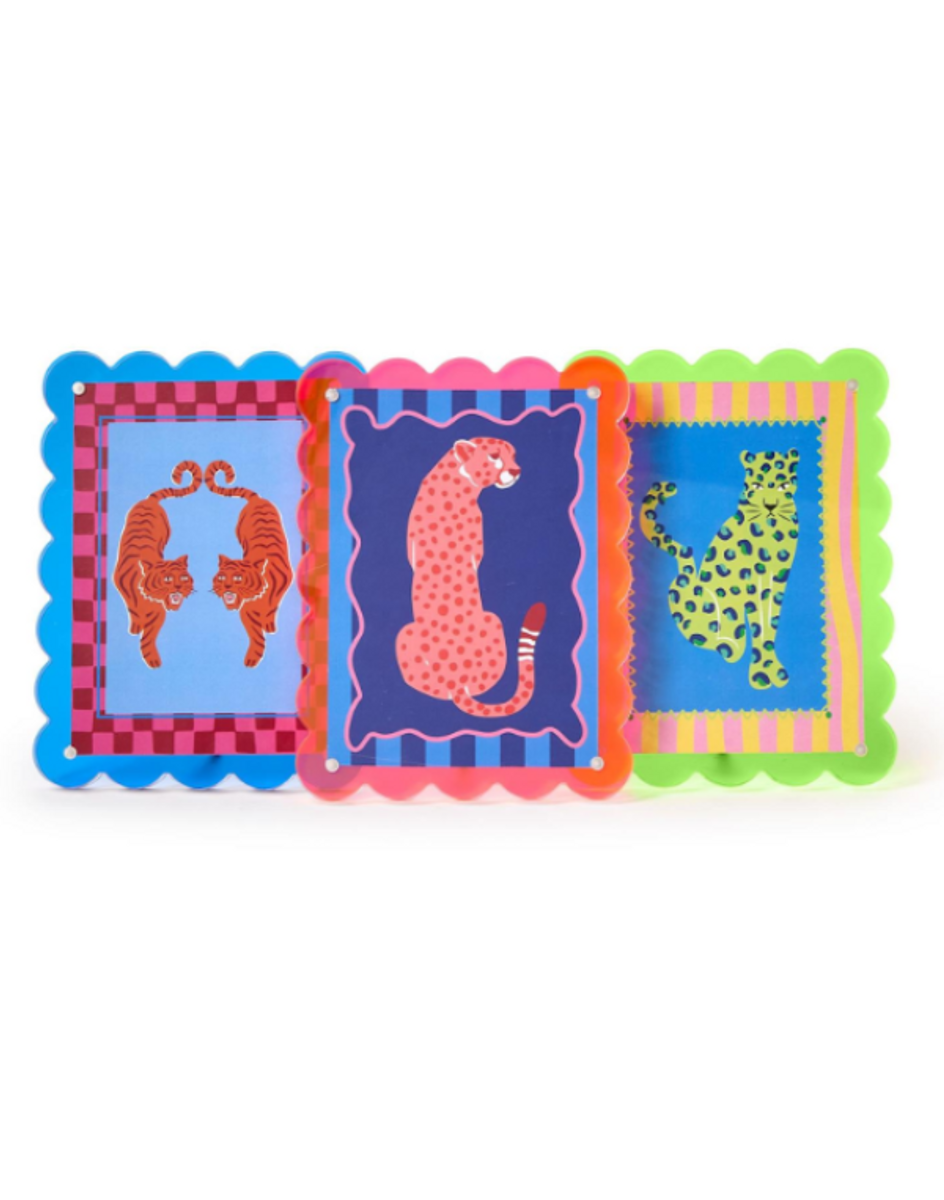 5x7 Acrylic Scalloped Frame 5x7 Acrylic Scalloped Frame