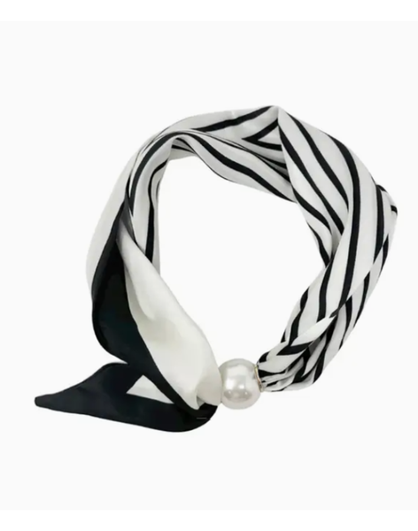 Pattern Collar Scarf-Black and White