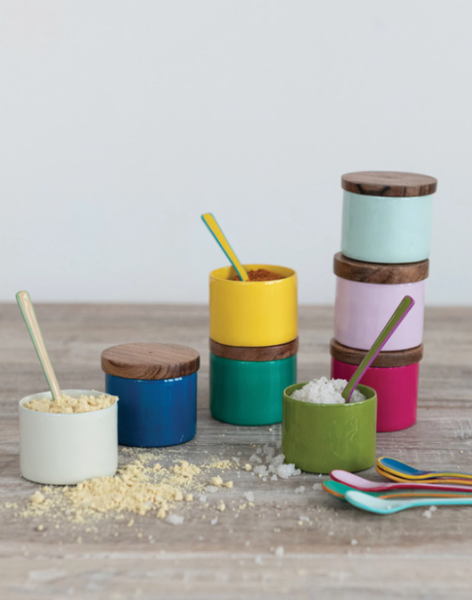 Metal Mini Pinch Pot With Acacia Wood Lid