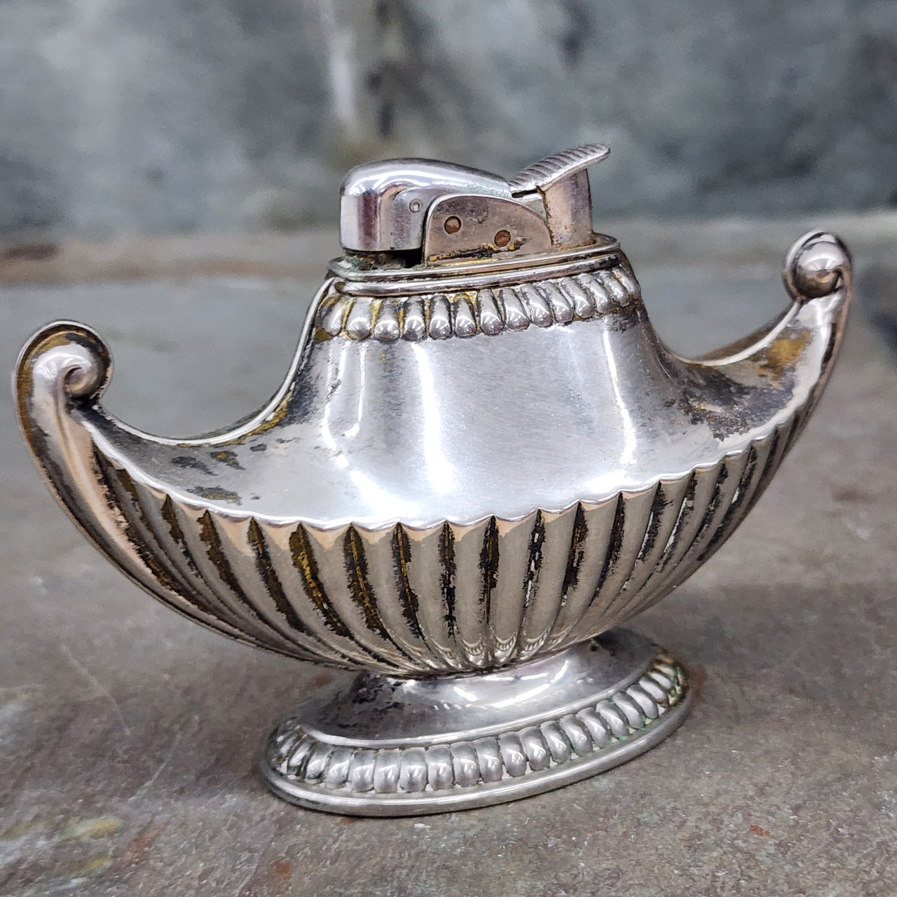 Vintage Evans Aladdin's Magic Genie Lamp Shaped Figural Table Cigarette  Lighter