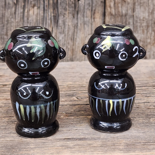 Pair Vintage Black Ceramic Hand-Painted Tropical Island Tiki Salt Pepper Shakers