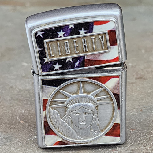 2007 Vintage Zippo Statue of Liberty Patriotic Cigarette Lighter American Flag