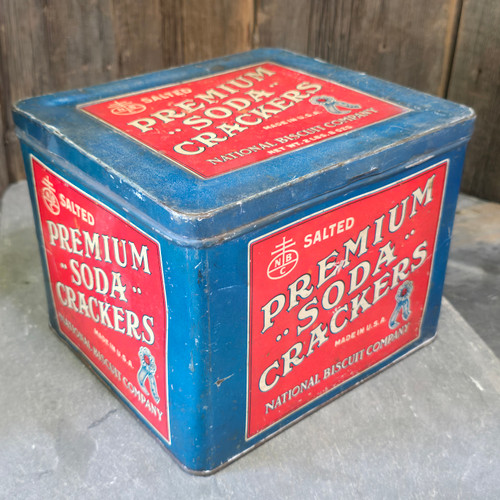 Antique National Biscuit Co. Premium Soda Crackers Advertising Tin Box Nabisco