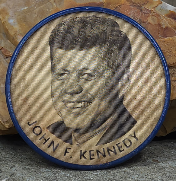 Vintage Vari-Vue Lenticular John F. Kennedy JFK Pinbuck Campaign Pinback Button