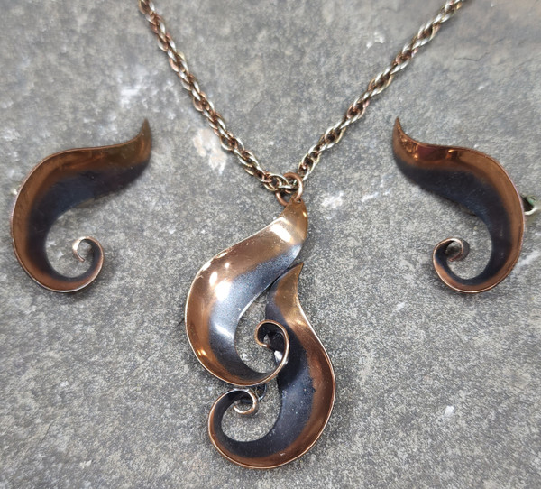 Vintage Copper Bell Stylized Leaf Clip-On Earrings Necklace Pendant Jewelry Set