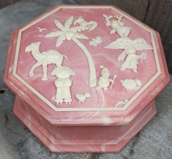 Scarce Vintage Pink Incolay Jewelry Box Sankyo Music Box Movement Novelty Scene