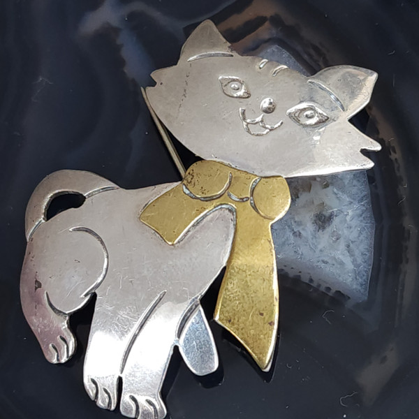 Vintage Cute Sterling Silver Comical Kitty Cat Bow Brooch .925 Laton Mexico Pin