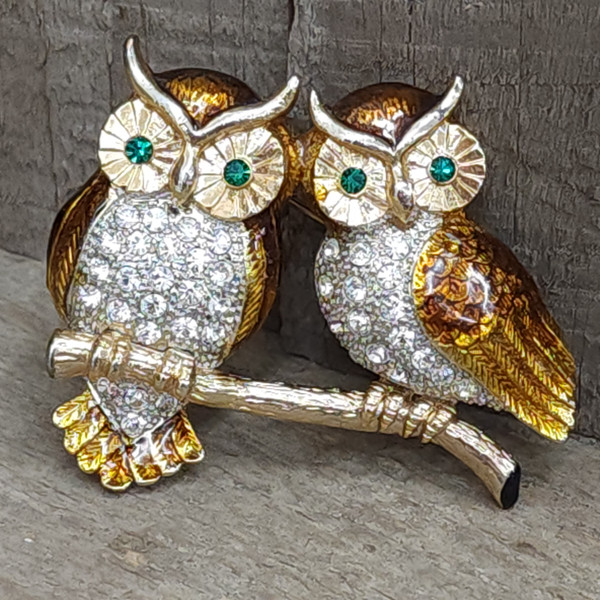 Retro Vintage Enameled Estate Jewelry Owl Couple on Branch Brooch Pin Rhinestone