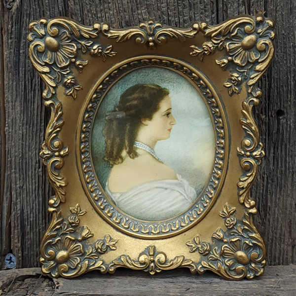 Vintage Cameo Creation Bubble Glass Portrait Picture Frame Empress Eugenie Print