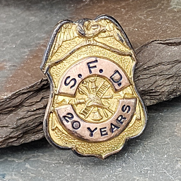 Antique Salamanca NY Fire Department Gilt Badge Shaped 20 Year Firefighter Pin