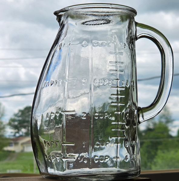 Vintage Glasco 32 oz. Glass Pot Belly Pregnant Measuring Cup Mixing 2 Pint