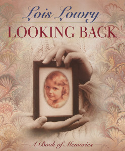 Looking Back: A Book of Memories - ISBN: 9780385326995