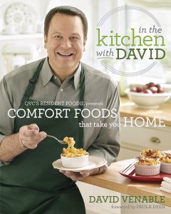 In the Kitchen with David: QVC's Resident Foodie Presents Comfort Foods That Take You Home - ISBN: 9780345536280