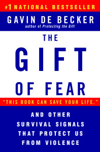 The Gift of Fear: And Other Survival Signals That Protect Us from Violence - ISBN: 9780440508830