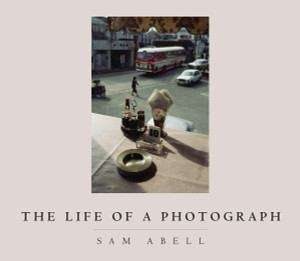The Life of a Photograph:  - ISBN: 9781426203299