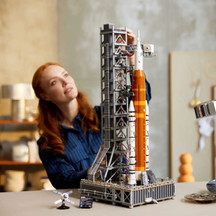 LEGO® Icons NASA Artemis Space Launch System (5)