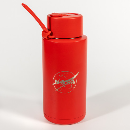 Frank Green 34 Oz Ceramic Reusable Bottle NASA Meatball Atomic Red Front Frank Green 34 Oz Ceramic Reusable Bottle NASA Meatball Atomic Red Front